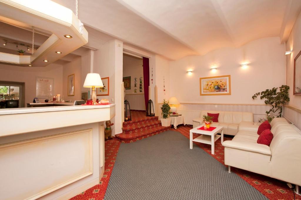 Hotel Gretl Krumpendorf エクステリア 写真